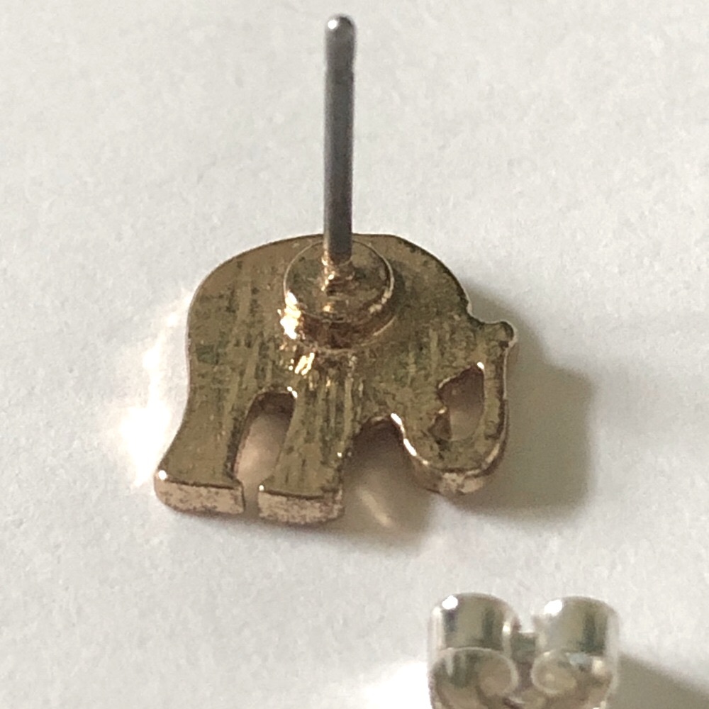 Single Gold Elephant earring - Picture 3 of 4